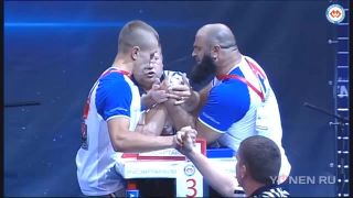 Armwrestling - 110 kg proti 70 kg