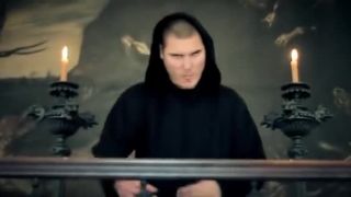 Revolta ft. eLKa - A tak to nemá být