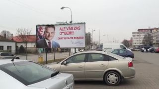 Živý predvolebný billboard našeho premiéra