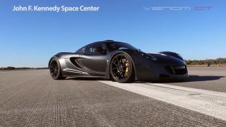 Hennessey Venom GT to vytiahol na 435,31 km/h!