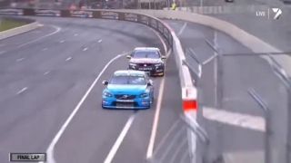 Skvelé posledné kolo V8 Supercars