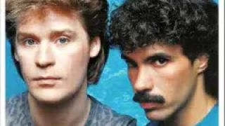 Hall & Oates - Out Of Touch (len hudba)
