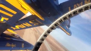 Namačkané stíhačky Blue Angels