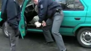 Použitie teleskopickeho obušku v praxi