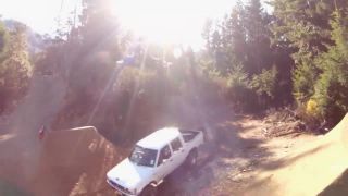 Backflip ponad auto