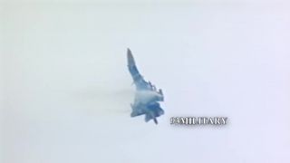 SU - 35 robi tzv. Kobra manever