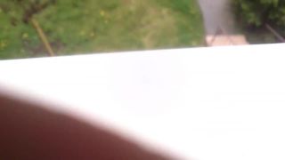 Samovražda skokom z okna