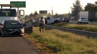 Havária na oboch stranách diaľnice