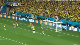 Brazília - Chorvátsko - najkrajší zákrok brankára