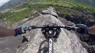 Šialený downhill v Alpách (POV)