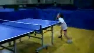 Ako trénujú malé deti ping pong