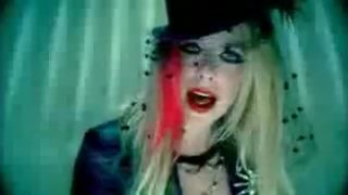 Avril Lavigne - Hot