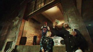 Eminem - Berzerk (Oficiálna explicitná verzia)