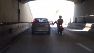 Karma agresívneho motorkára