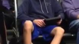 Robí si to na letisku