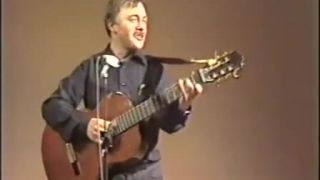 Karel Kryl paroduje kohouta 1985