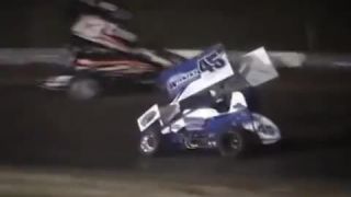 Jazdec NASCAR prešiel svojho súpera
