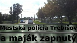 Mestská polícia Trebišov a zneužitie majáku