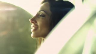 REVOLTA ft. Olga Lounová - Znáš ten pocit