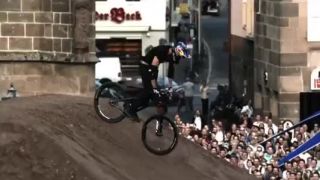 Parádny backflip
