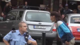 Cigáň kradol na Václaváku (policajná akcia)