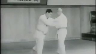 Judo majster (10. Dan) vs. jeho žiaci