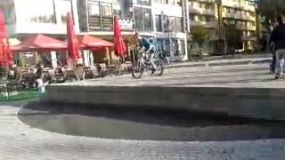 Kolobežkári v Senici - Námestie Slobody BMX
