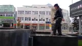 Kolobežkári v Senici - Námestie Slobody - parkour 
