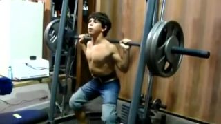 Mladý silák vs. 100 kg
