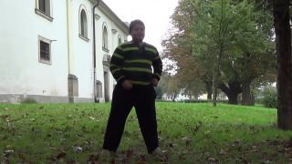 Sexy tanečník ako sa patrí.