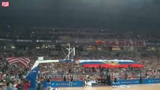 Podpora Ruska na basketbalovom zapase Srbsko vs Ukrajina