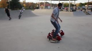 Doma vyrobený "hoverboard"