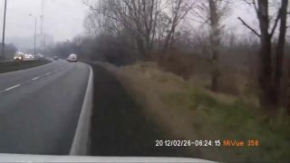 Poliak dotiahol preťahovanie o jazdný pruh k dokonalosti