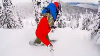 Ken Block ukazuje synovi krásy snowboardingu
