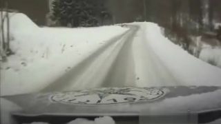 Narazil do policajného auta.