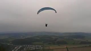 Start paraklzáku na Krivoštianke.