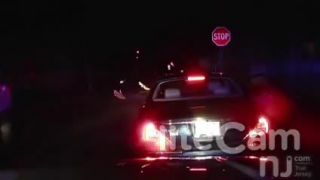 Policajti strielali pri rutinnej kontrole. New Jersey