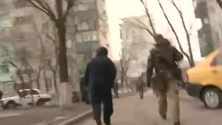 Americký žoldnier natočený po útoku na Mariupoľ