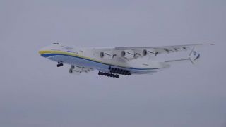 AN-225 Mrija pristál v Ostrave (26.1.2015)