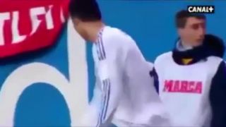 Podávač lôpt zotrel Cristiana Ronalda