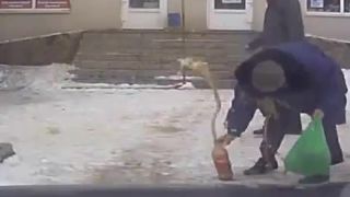Odpijem si z coca-coly