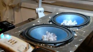 Papírky Vs Subwoofer (besstest)