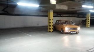 Lada v podzemnom parkovisku