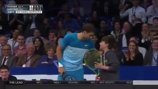 Mladý chlapec vyškolil tenistu - Rogera Federera