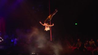 Pole dance na lietajúcej tyči