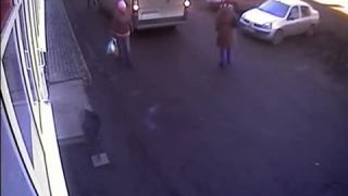 Keď žena telefonuje