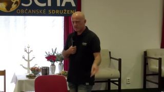 MUDr. Jan Hnízdil o politikoch!