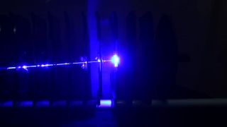 2W 445nm modrý laser vs 11 CD obalov