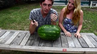Roztavený hliník a melón

