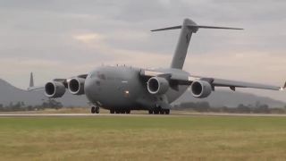 Vzlet Boeingu C-17 Globemaster III (Austrália)